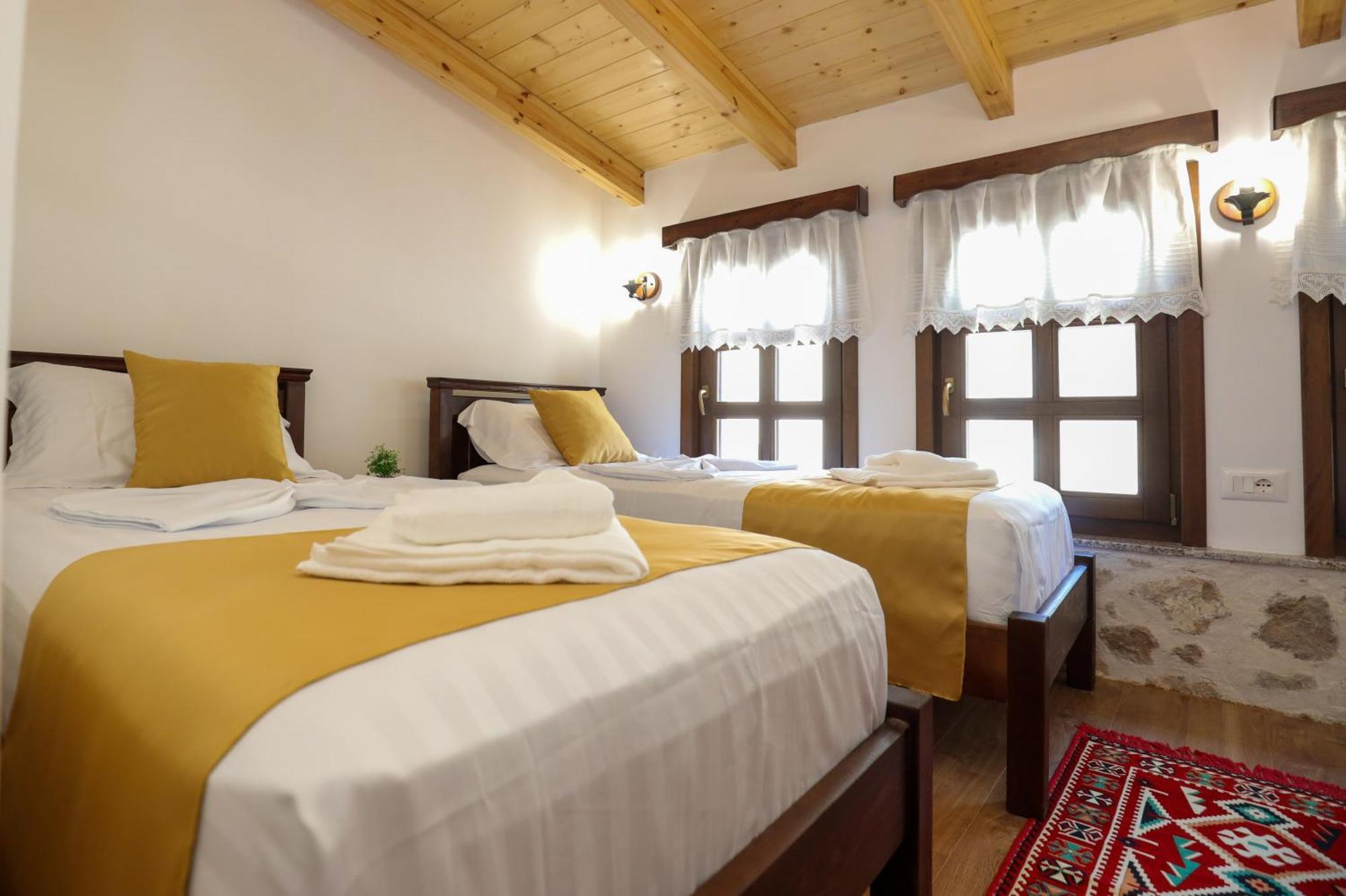 The House Of Dollma , Inside Kruja Castle 호텔 객실 사진