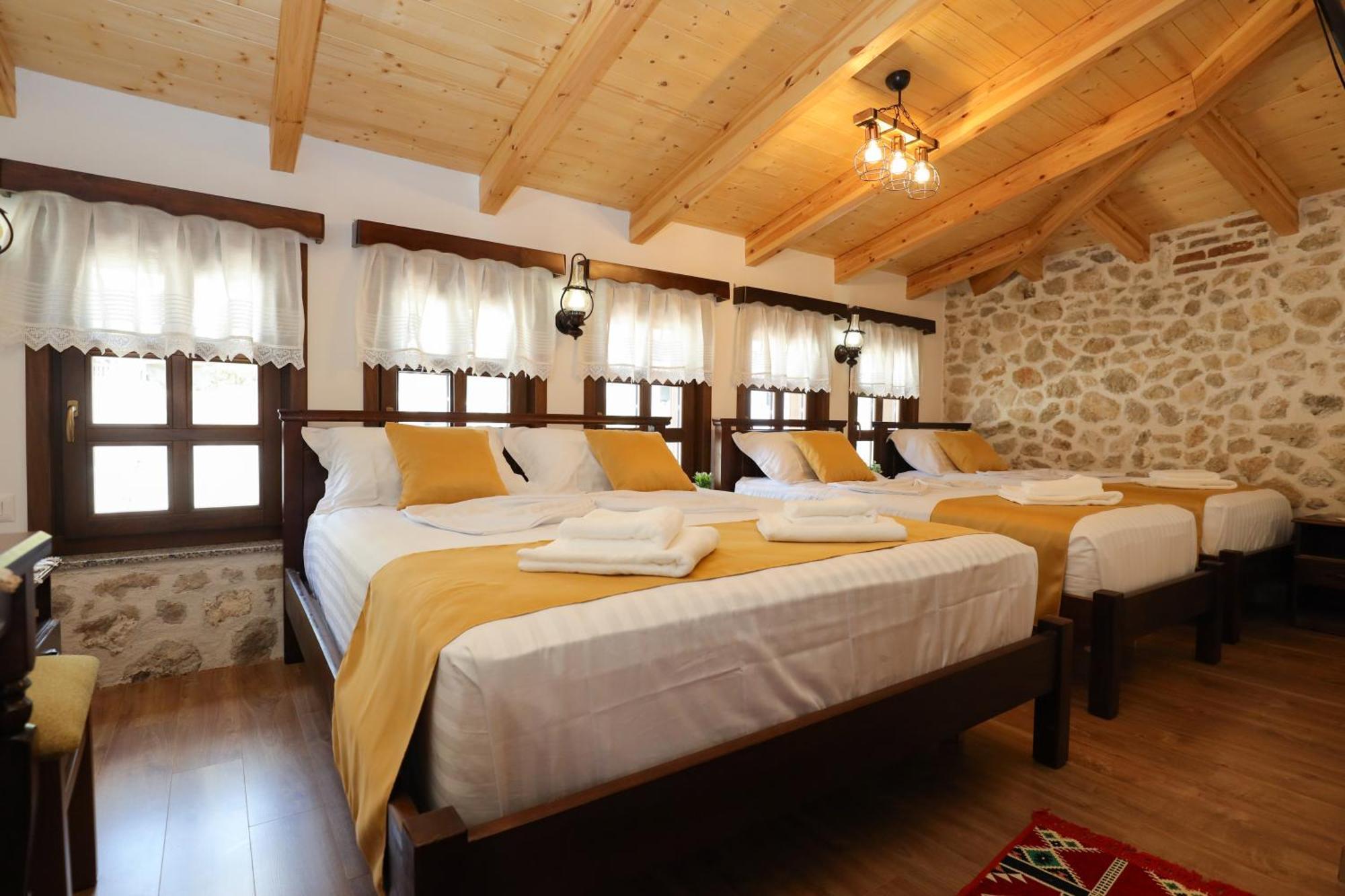 The House Of Dollma , Inside Kruja Castle 호텔 객실 사진