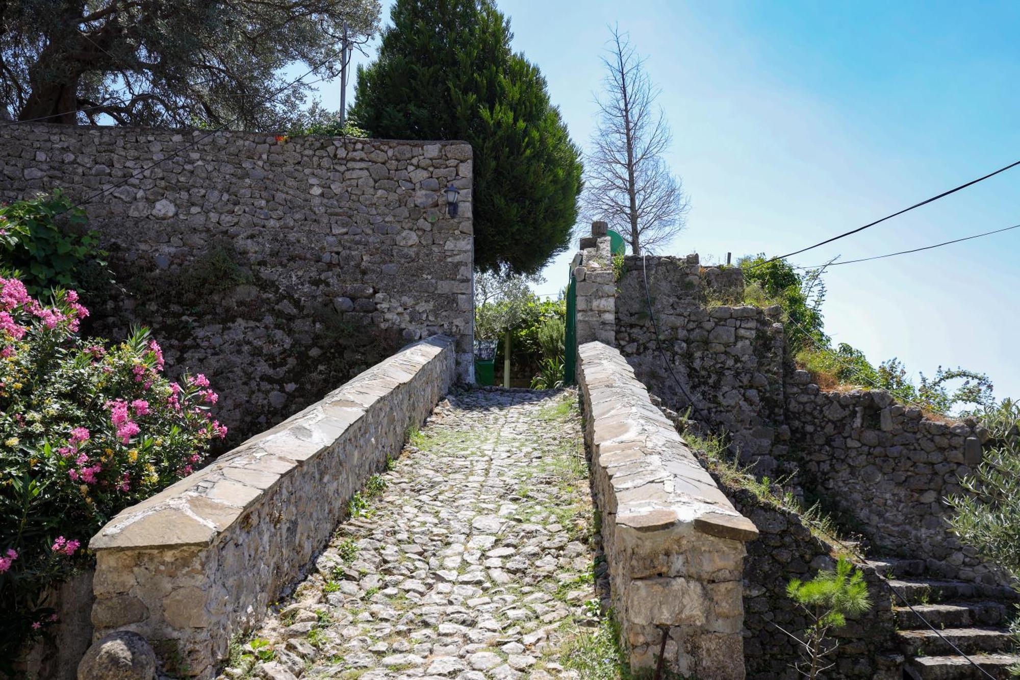 The House Of Dollma , Inside Kruja Castle 호텔 외부 사진